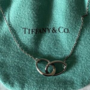 Tiffany & Co. Elsa Peretti Silver Interlocking Oval Necklace W/Original Pouch